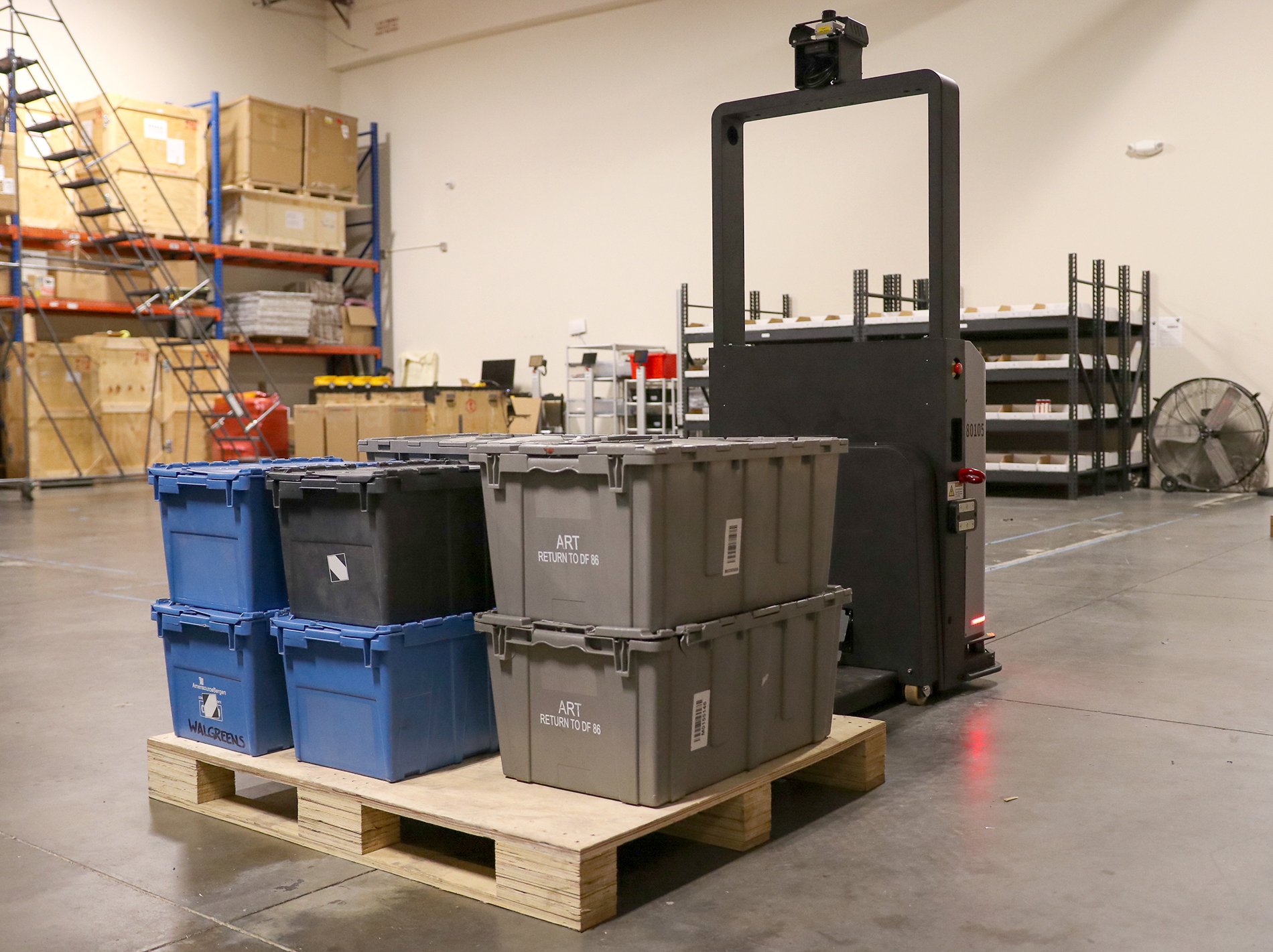 Microfulfillment Robotic Pallet Jack
