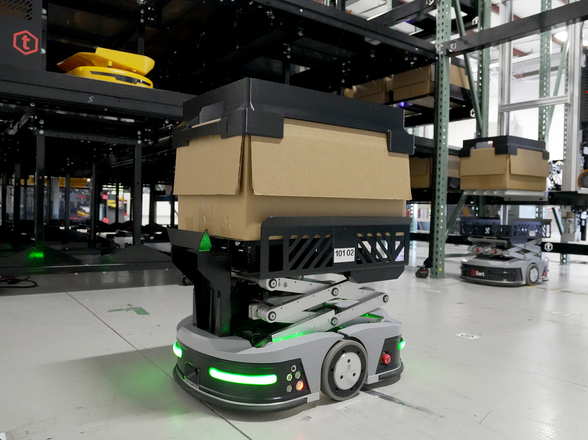 xChangeTote Robotic Automation Solutions