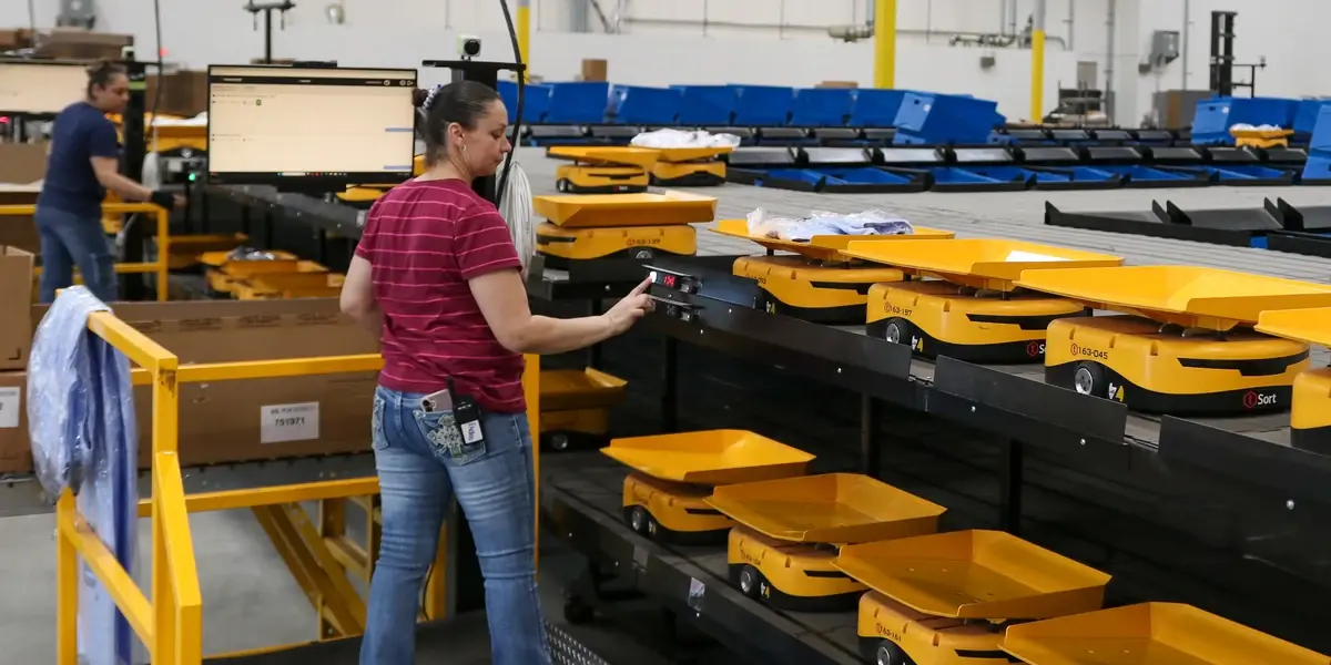Tompkins Robotics sorter vs asrs